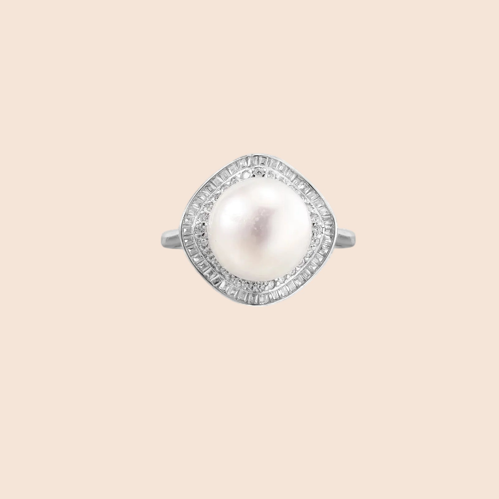 Rhodium-plated silver ring with round pearl center, double halo of baguette and round crystals forming cushion shape